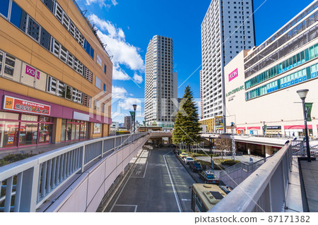 與直線站相鄰的JR橫濱線橋本站 與直線站相鄰的JR橫濱線橋本站 87171382