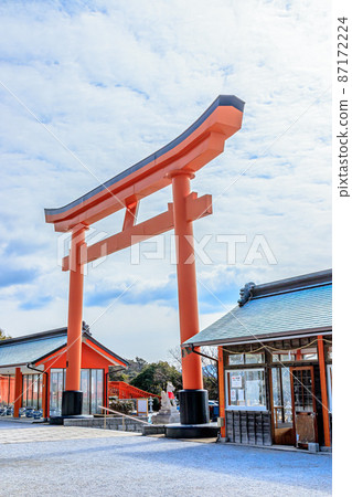 山口縣下關市冬季的福德稻荷神社 山口縣下關市冬季的福德稻荷神社 87172224