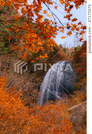 秋田縣北秋田市中之俁溪谷的安之瀧(上) 秋田縣北秋田市中之俁溪谷的安之瀧(上) 87173978