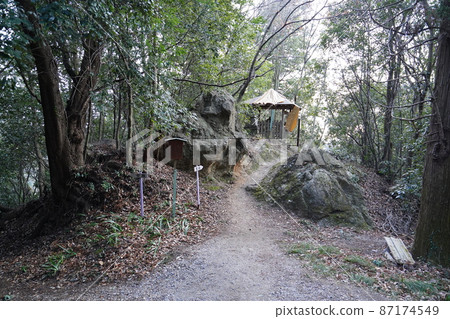 從栃木縣足利市的Oiwayama Bishamonten，下山。男高坂與男高坂的交匯處 87174549