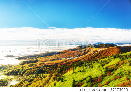 [Gunma Prefecture] Autumn Shibu Pass (Shiga Kusatsu Kogen Road) 87175033