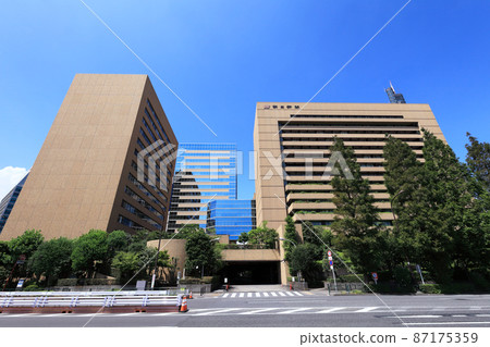 Asahi Shimbun Tokyo Headquarters Building and Tsukijihama Rikyu Building 87175359