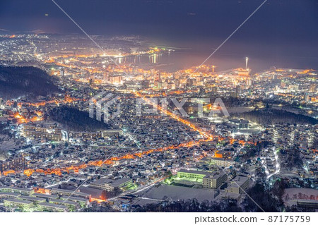 北海道小樽天狗山冬季夜景城市景觀 北海道小樽天狗山冬季夜景城市景觀 87175759