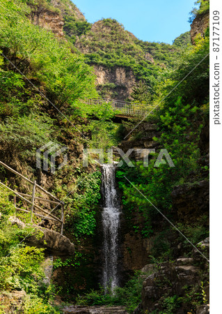 Beijing mountain bairui valley and gushan valley Beijing mountain bairui valley and gushan valley 87177109