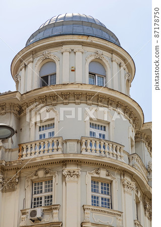 Building Dome Corner 87178750