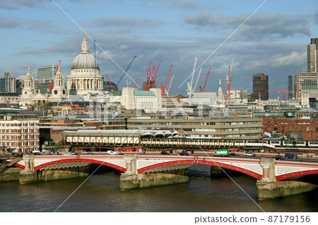 Blackfriars Bridge 87179156