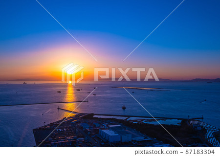 大阪南港的夜景 87183304