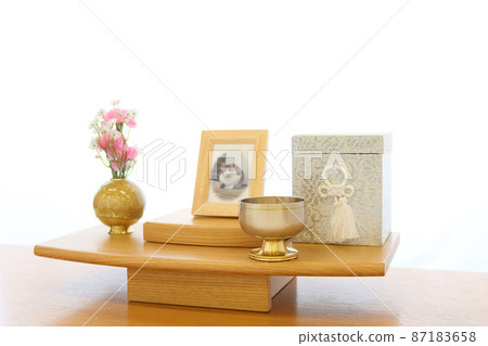 Pet memorial altar and urn in the living room 15 Pet memorial altar and urn in the living room 15 87183658