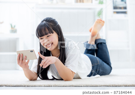 初中智能手機放鬆的家 87184044