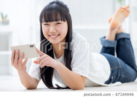 初中智能手機放鬆的家 87184046