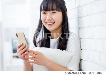 智能手機初中學生家 87184063