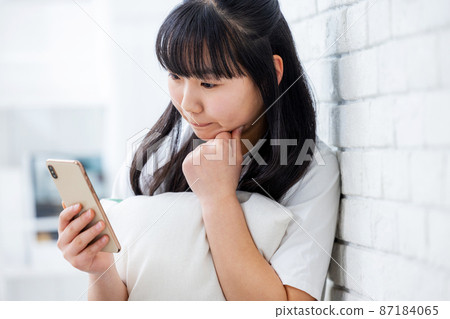 智能手機初中學生家 87184065