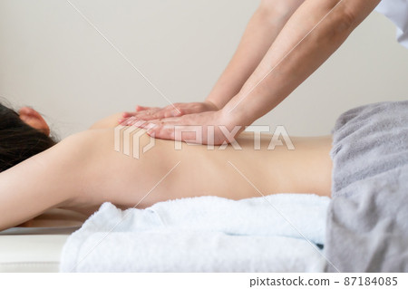 Oil massage esthetic treatment diet Oil massage esthetic treatment diet 87184085