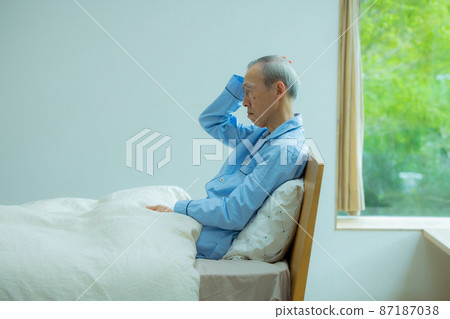 臥室裡的老人 臥室裡的老人 87187038