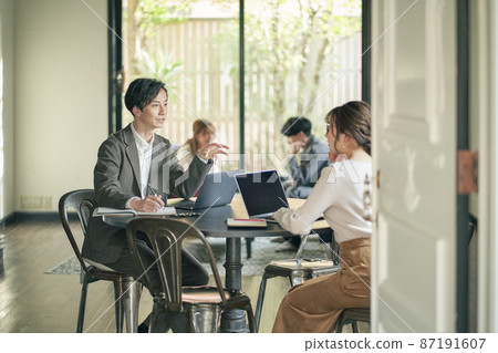 Business scene meeting men Business scene meeting men 87191607