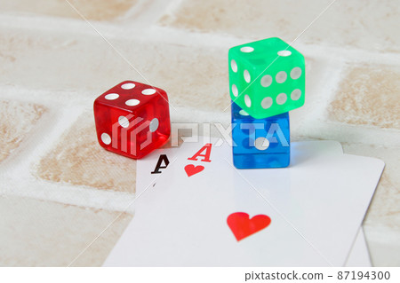撲克牌, 骰子, 骰子, 立方體, 卡片, 玩具, 玩具, 遊戲, 玩, 賭博 撲克牌, 骰子, 骰子, 立方體, 卡片, 玩具, 玩具, 遊戲, 玩, 賭博 87194300