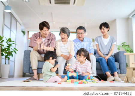 Three generations family image 87194432