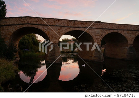 Richmond Bridge in the dusk 87194715