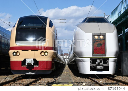 JNR特快色E653系列和651系列在車廠排隊 87195044