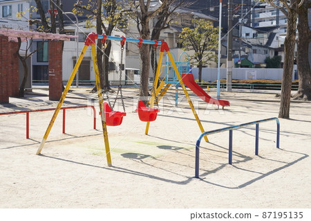 Park swings 87195135