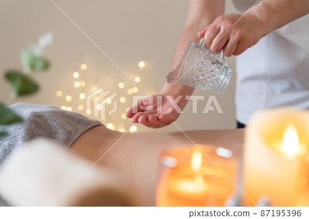 Aroma oil oil massage beauty treatment salon 87195396