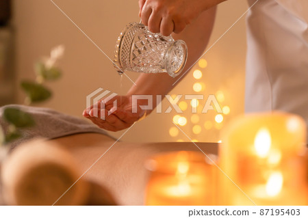 Aroma oil oil massage beauty treatment salon Aroma oil oil massage beauty treatment salon 87195403