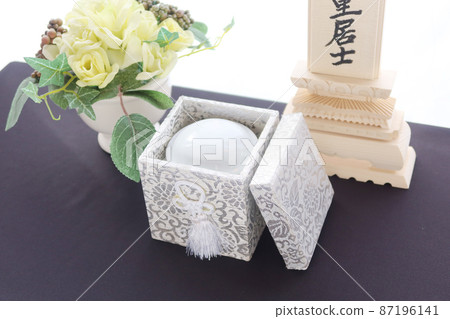 靈柩牌位及插花2手頭供追悼會 靈柩牌位及插花2手頭供追悼會 87196141