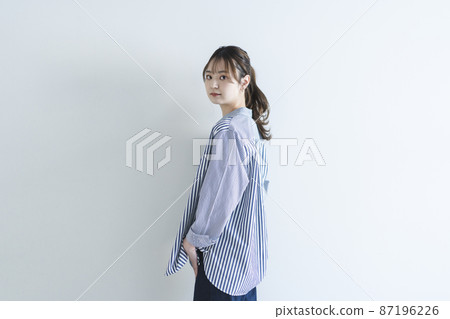 Refreshing women Refreshing women 87196226