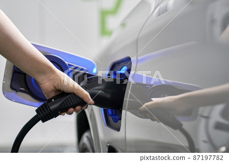 手, 人, 充電, 充電站, 電動汽車, 插電式混合動力車, 混合動力, 汽車, 韓國 87197782