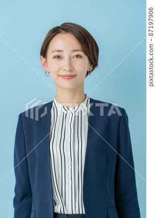 商務女性肖像藍色 87197906