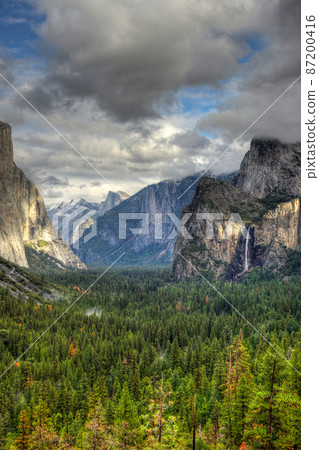 Yosemite Valley 87200416