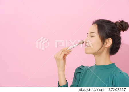 20多歲的女性肖像化妝 20多歲的女性肖像化妝 87202317
