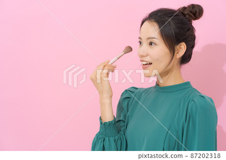 20多歲的女性肖像化妝 20多歲的女性肖像化妝 87202318