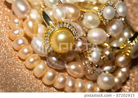 Pearl bracelets and ring 87202915