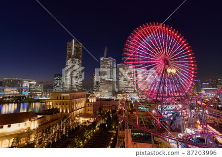 摩天輪閃耀的橫濱港未來夜景 摩天輪閃耀的橫濱港未來夜景 87203996