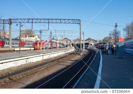 Passengers walk on the platform of the Vitebsk railway station 87206064