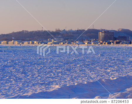 Abashiri's drift ice 87206453