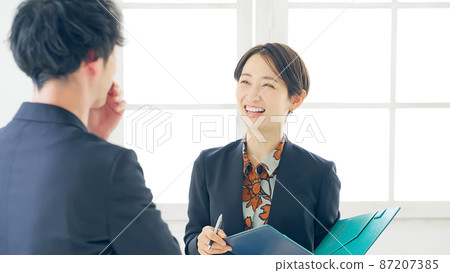 Interviews with men and women who have conversations 87207385