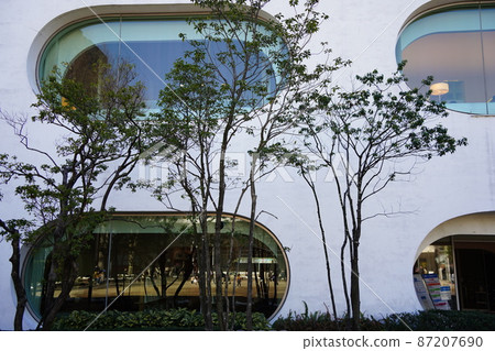 由 kw + hg 建築師設計的 Musashino Place 位於武藏境站附近。 由 kw + hg 建築師設計的 Musashino Place 位於武藏境站附近。 87207690