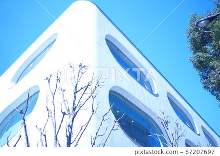 Musashino Place designed by kw + hg architects stands near Musashisakai Station. Musashino Place designed by kw + hg architects stands near Musashisakai Station. 87207697