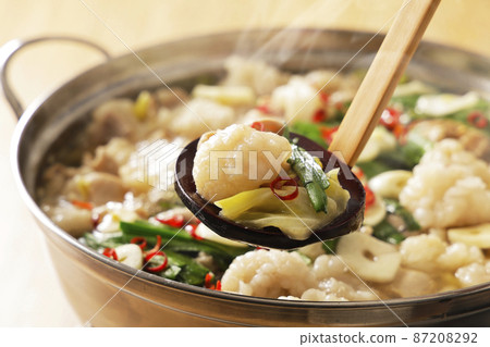 Hakata-style soy sauce motsunabe Hakata-style soy sauce motsunabe 87208292