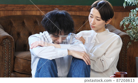 女性安慰男性 女性安慰男性 87208613