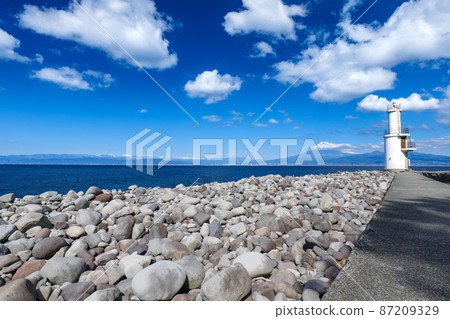Heda Lighthouse and Mt. Fuji at Mihama Cape in Numazu City, Shizuoka Prefecture 87209329
