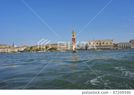 Italy Venezia maritime city 87209390