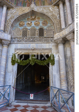 Italy Venezia maritime city 87209404