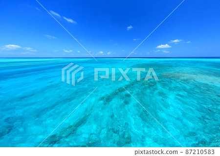 透明的沖繩宮古島海 87210583