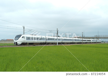 北陸本線加賀-笠間-三河 JR 西 683 系列 T22 + T3x 組織（金澤）雷鳥 87214054