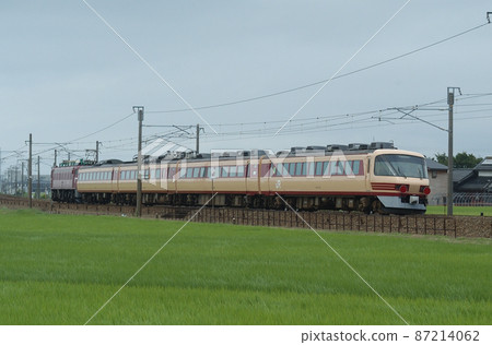 北陸本線加賀笠間三河JR West EF81-48（敦賀）+485系列（金澤） 87214062