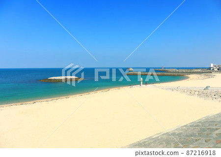 [Ehime Prefecture] Futami Seaside Park under sunny weather 87216918