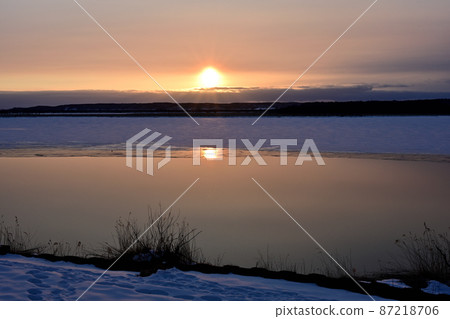 Sunset on Lake Shirarutoro 87218706